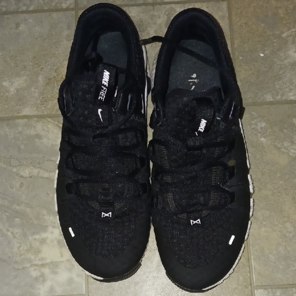 Nike Women Black Athletic Sneakers
